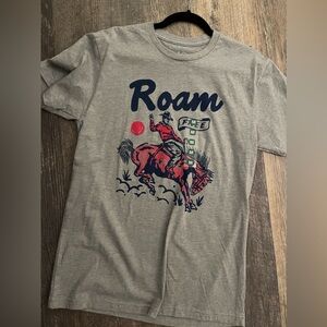 Roam tee
